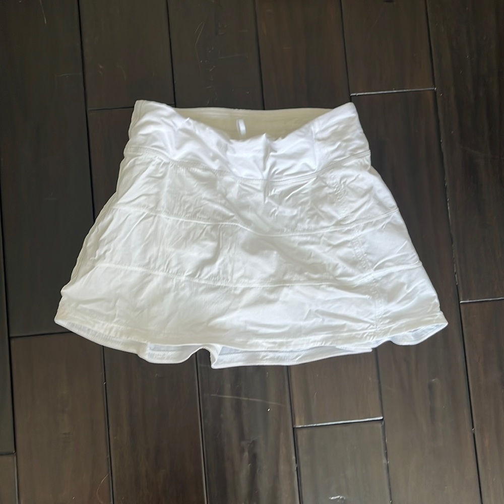 Lululemon White skort size 4